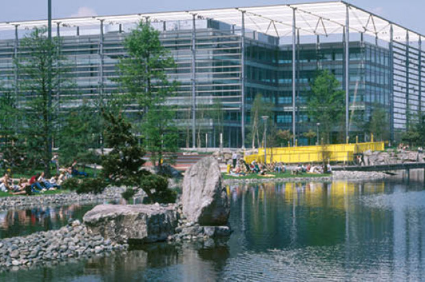 Chiswick Park celebrates completion of final building